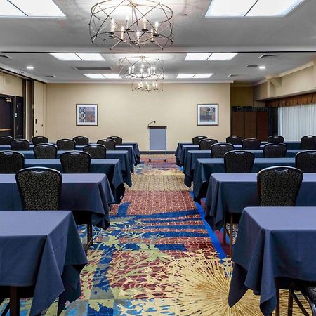 Embassy Suites By Hilton Kansas City Plaza Esterno foto