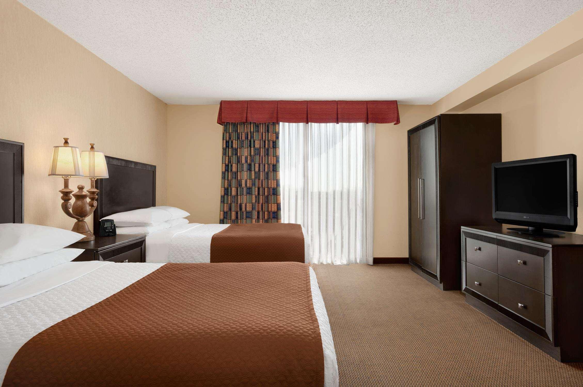 Embassy Suites By Hilton Kansas City Plaza Esterno foto