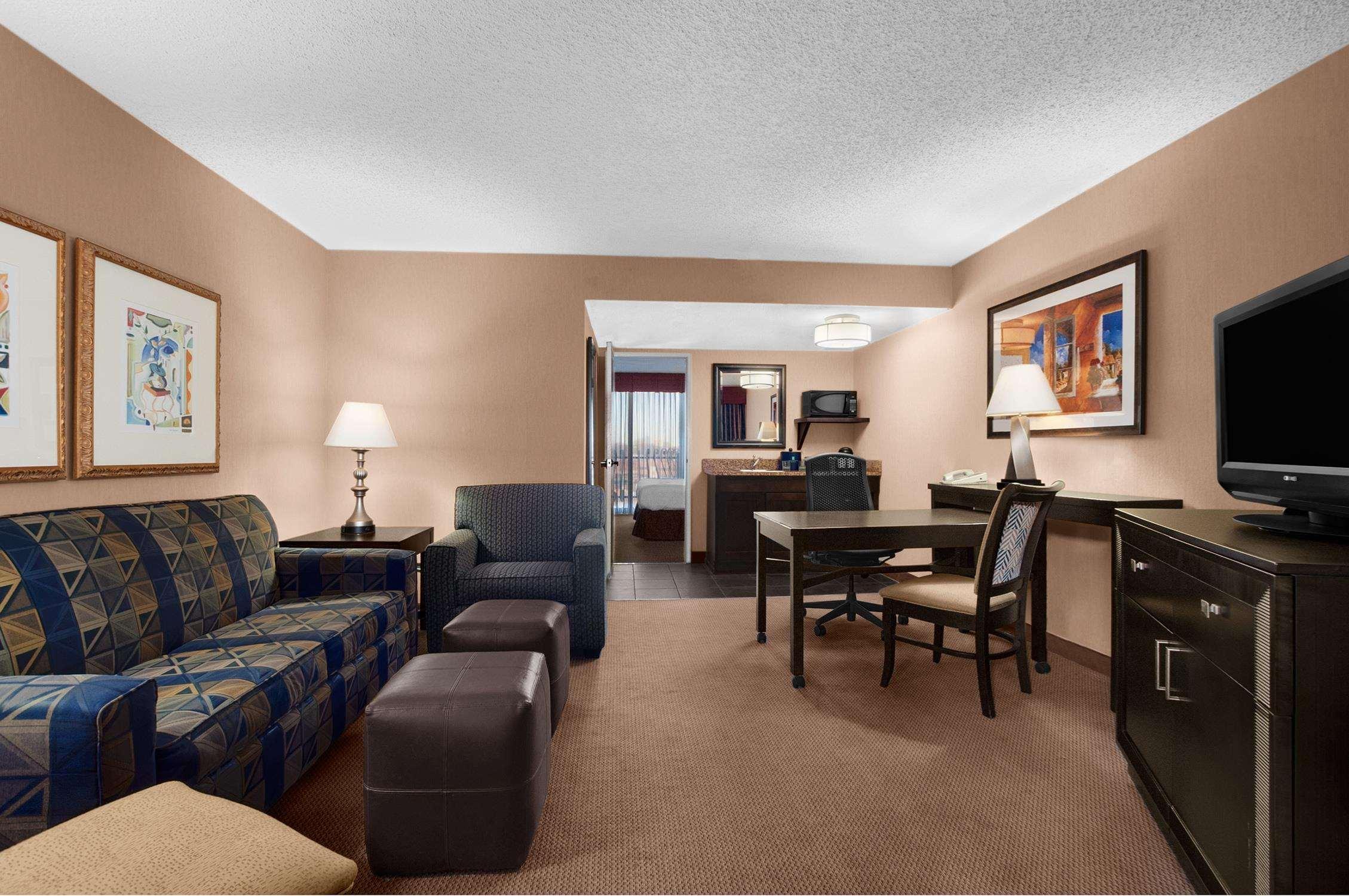 Embassy Suites By Hilton Kansas City Plaza Esterno foto