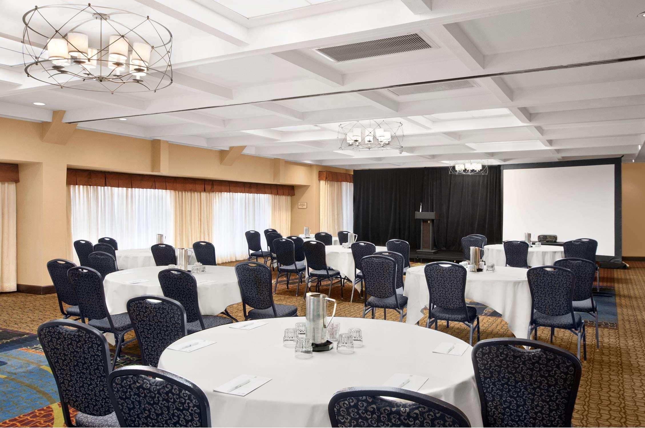 Embassy Suites By Hilton Kansas City Plaza Esterno foto